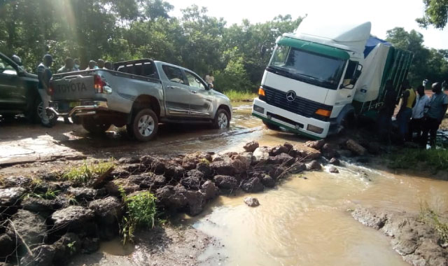 Commune de Safané : La rupture du pont du village de Tiekuy bloque la circulation