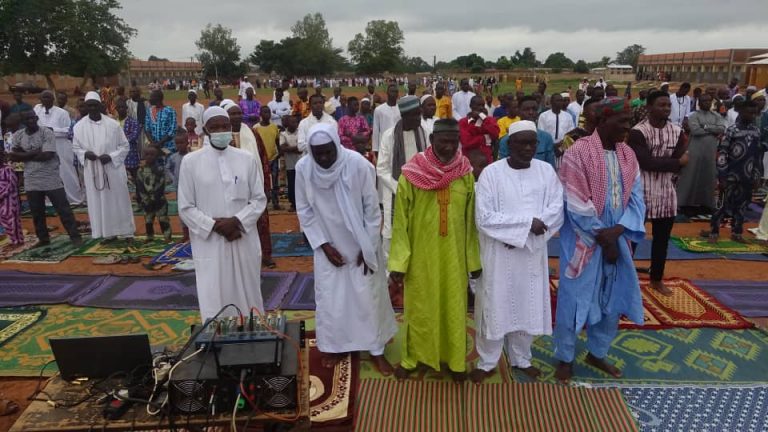 A Banfora : les fidèles musulmans ont célébré  la fête de la Tabaski  sur fond de Cohésion Sociale.     