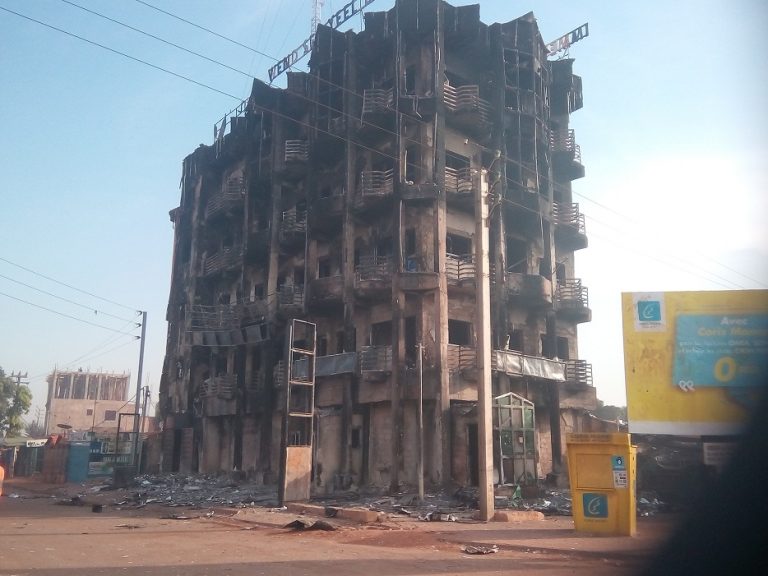 Bobo-Dioulasso : L’immeuble El Hadj Wobgo près du boulevard calciné.