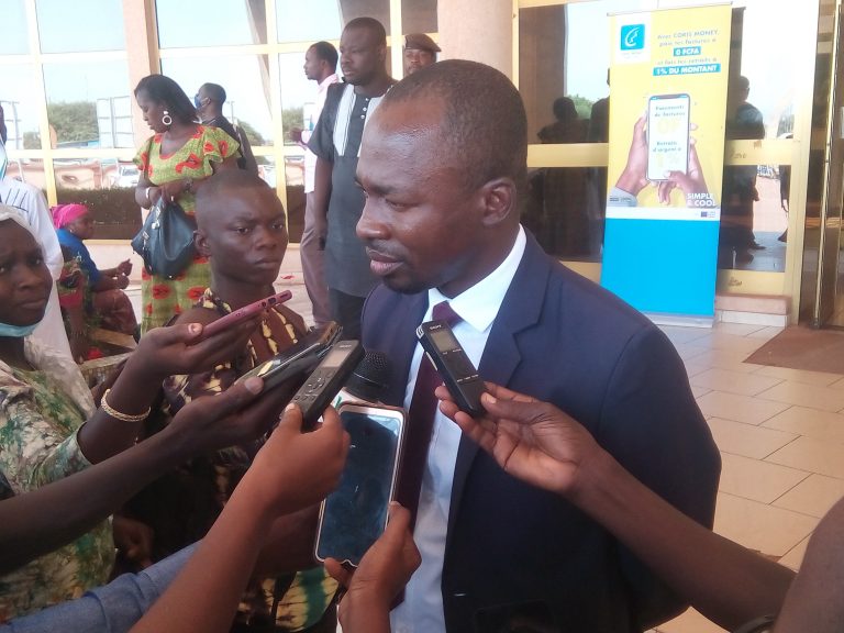 Economie-Medias : L’Association des Journalistes du Burkina s’imprègnent du fonctionnement des instances du port sec de Bobo-Dioulasso.