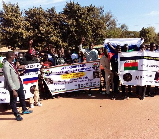 Bobo-Dioulasso : Des manifestants anti-français ont été dispersés à coup de gaz lacrymogène.