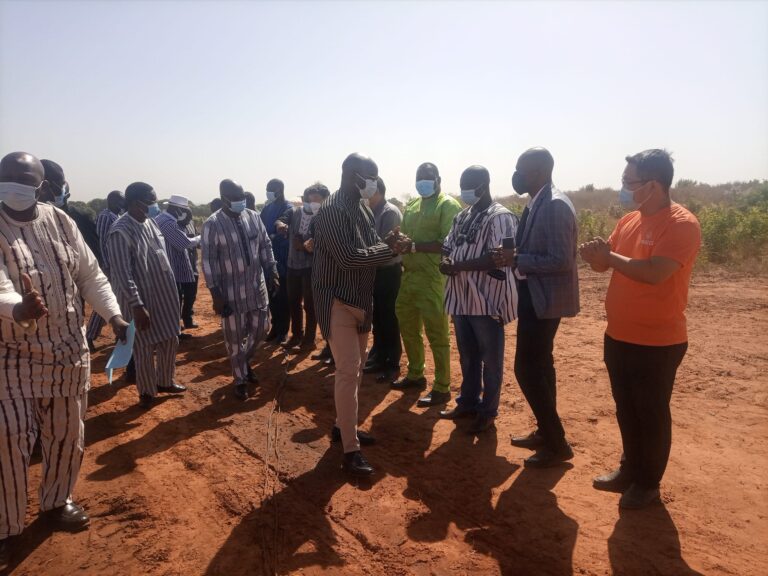 Bobo-Dioulasso : Le Ministre Charlemagne Ouédraogo donne la tache à l’entreprise chinoise BUCG pour  les travaux de construction du nouveau Hôpital de référence à Pala.