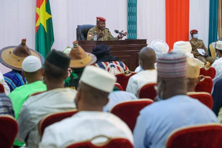 Lutte contre le terrorisme au Burkina-Faso : Les leaders communautaires et religieux entrent officiellement dans la danse.