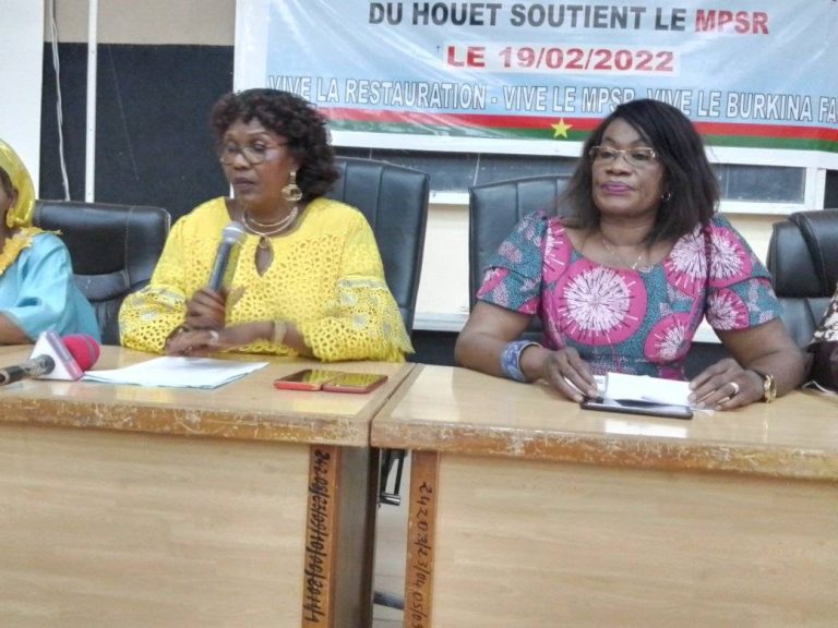 Bobo-Dioulasso : La Coalition des Associations Féminines de la région soutient le MPSR du Lieutenant Colonel Paul Henri Sandaogo Damiba.