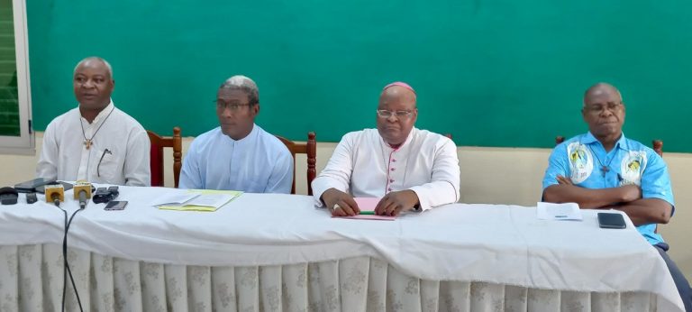 Jubilé d’Argent épiscopal de Mgr Paul Yembuaro Ouédraogo : dîner de soutien souhaité pour  ses œuvres  et projets.