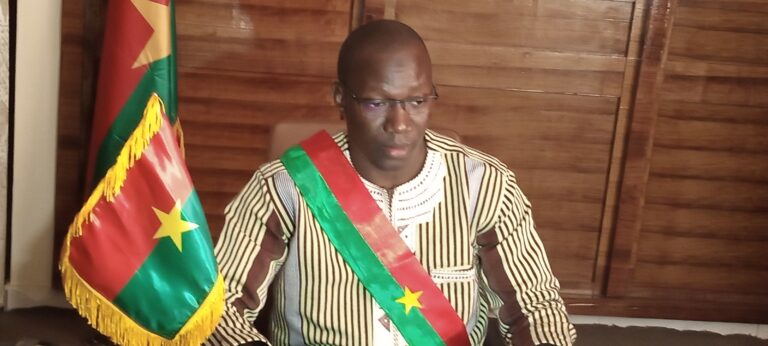 Commune de bobo-dioulasso : Le PDS , Adama BIDIGA souhaite une bonne et heureuse année 2023 à tous.