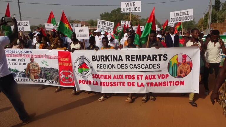 Banfora : Marche-meeting  pour soutenir les autorités de  la transition.