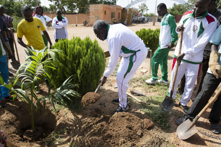 Journée de l’arbre édition 2023 : une centaine de plants d’espèces diverses mis en terre au campus de ZOGONA