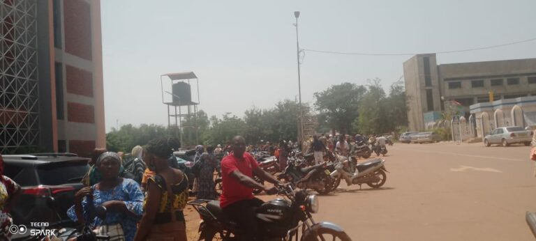 Journée nationale de l’éducation à Bobo-Dioulasso : les syndicats de l’éducation nationale étaient  débout à la bourse de travail