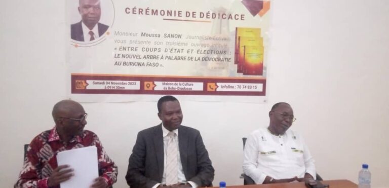 Bobo-Dioulasso : le Journaliste Moussa SANON  dédicace son 3è ouvrage