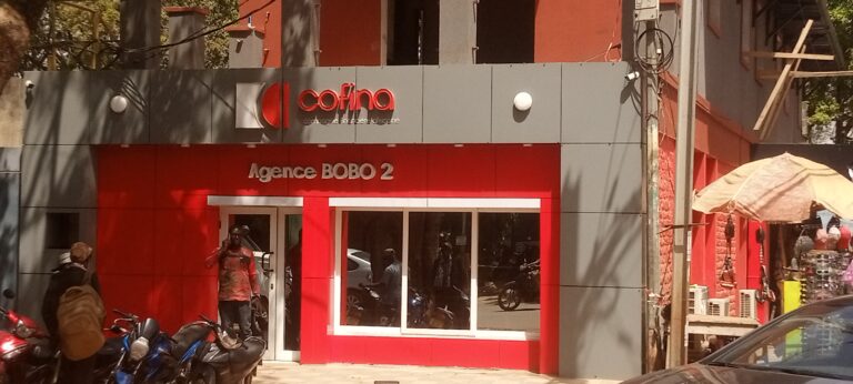 Annonce:la société de microfinance « écofinance »recherche une caissière